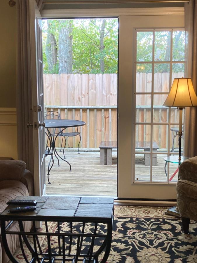 Classic City Condo: Downtown Athens Retreat Exterior photo