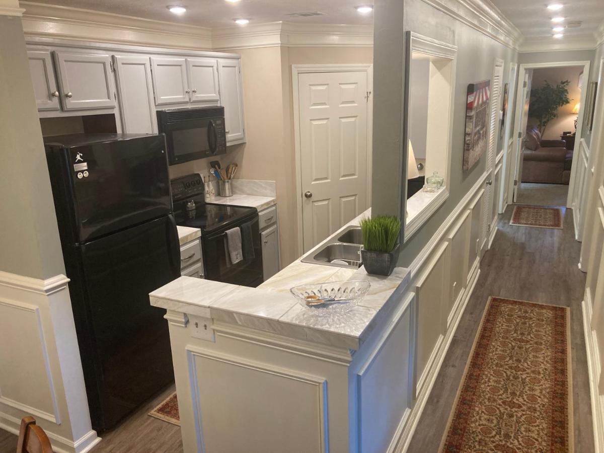 Classic City Condo: Downtown Athens Retreat Exterior photo